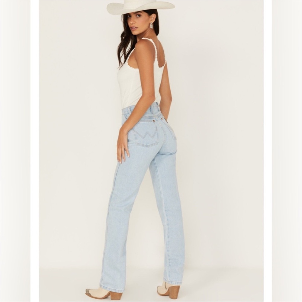 Wrangler Blue Straight Leg Jeans Timeless Design